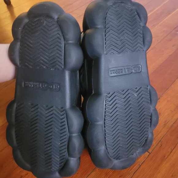 Black Bubble Shoes/Winter Bootie - EU40 US 8.5-9 - Picture 5 of 8